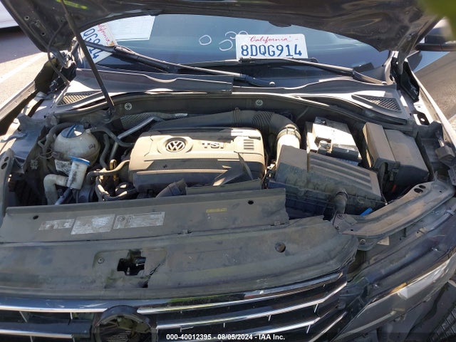 1VWDT7A39HC016697 Volkswagen Passat 1.8t R-line