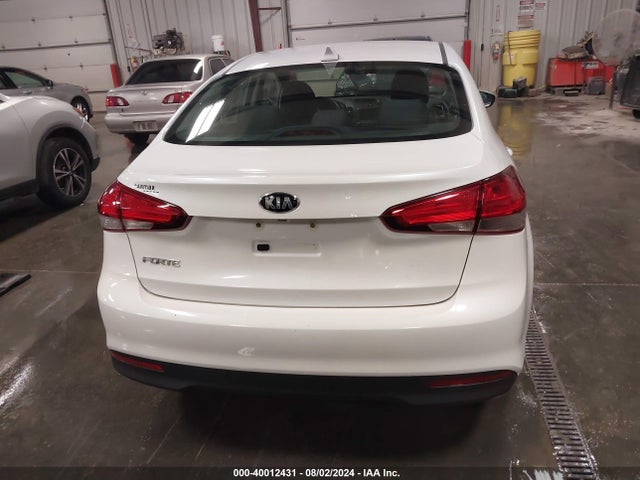 KIA FORTE LX 2018 3KPFL4A7XJE274836 Image 16