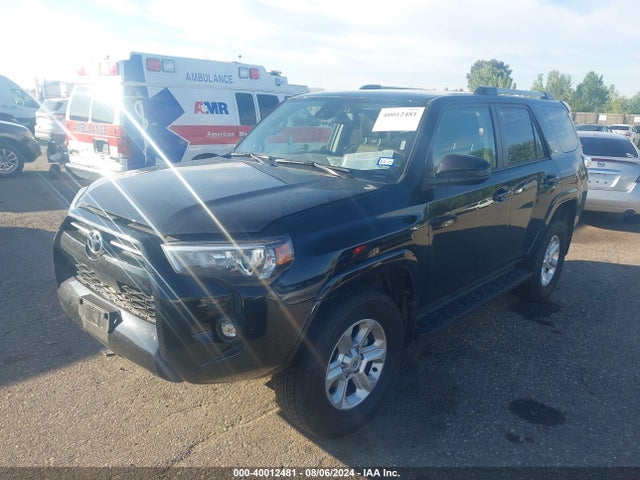 Toyota 4RUNNER SR5 2023 JTEMU5JR8P6141983 Image 2