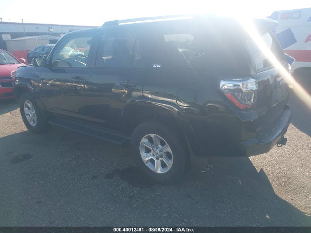 Toyota 4RUNNER SR5 2023 JTEMU5JR8P6141983 Image 3