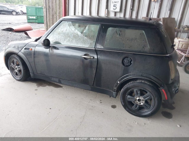 2003 MINI COOPER WMWRC33423TC41544 Photo 2
