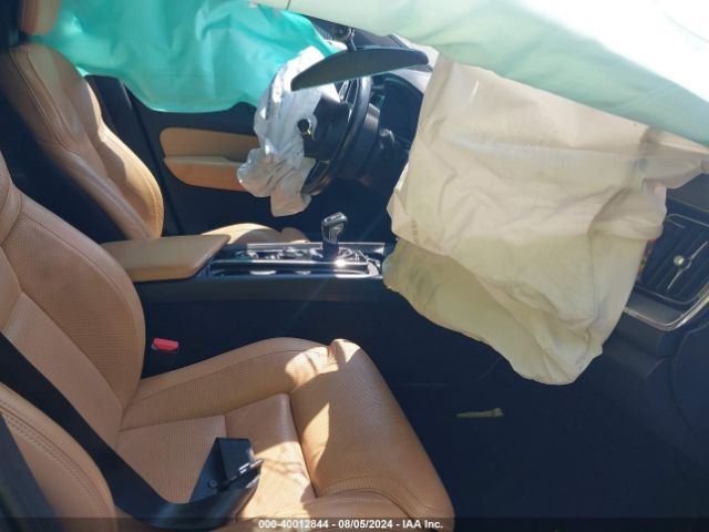 YV4A22RL2J1095970 Volvo Xc60 T6 Inscription