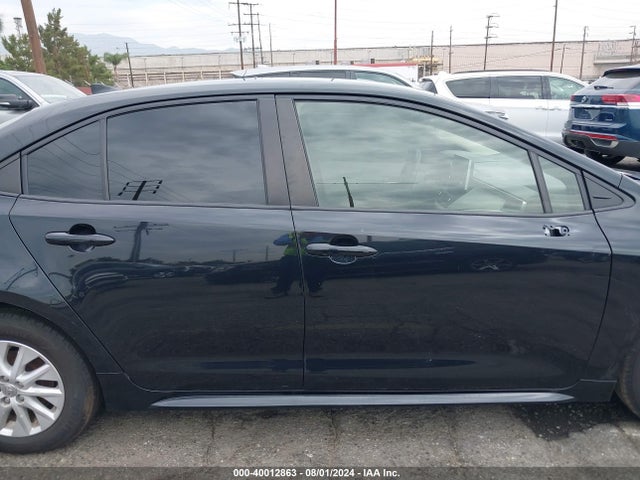 Toyota Corolla Hybrid Le 2021 JTDEAMDE5MJ002228 Image 13