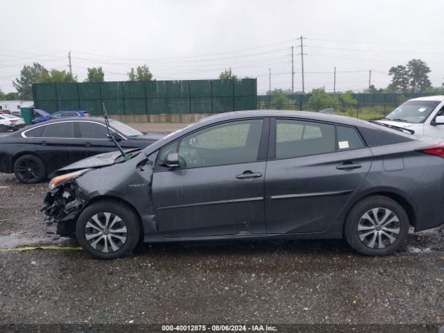 JTDL9RFU9L3015374 Toyota Prius Le Awd-e