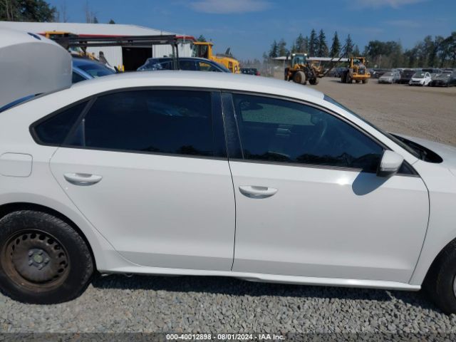 1VWAS7A39EC098271 Volkswagen Passat 1.8t S