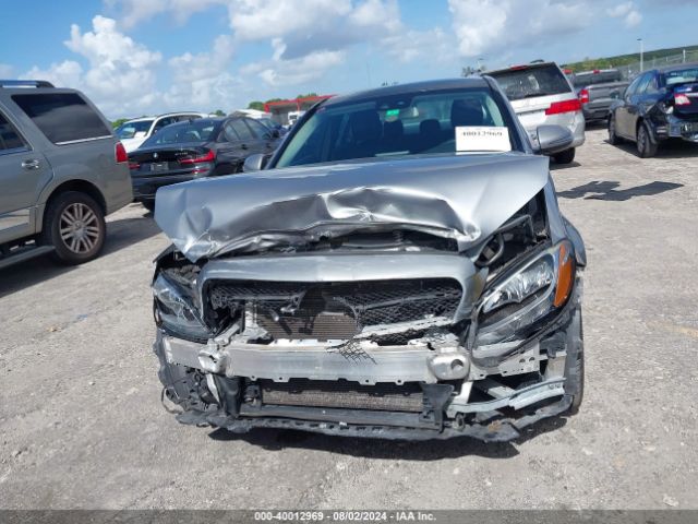 55SWF4JB6GU125739 Mercedes-Benz C 300 Luxury/sport