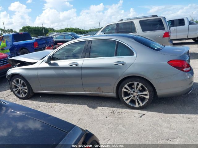 55SWF4JB6GU125739 Mercedes-Benz C 300 Luxury/sport