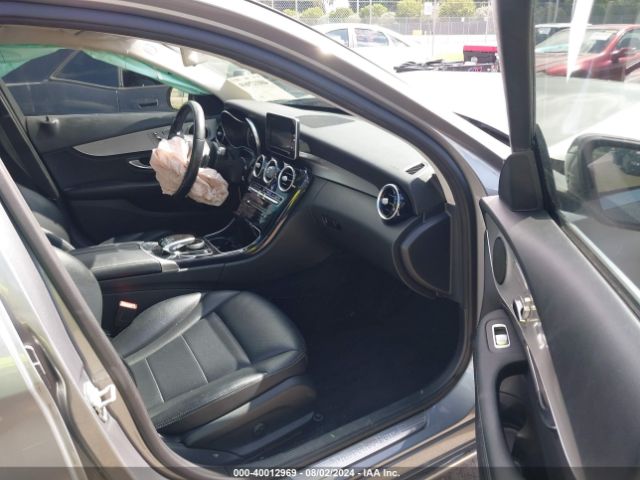 55SWF4JB6GU125739 Mercedes-Benz C 300 Luxury/sport