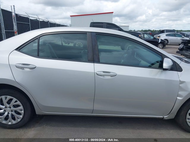 Toyota COROLLA LE 2018 5YFBURHE2JP823442 Image 14