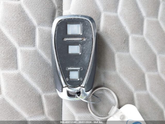 2GNAXHEV7J6150061 Chevrolet EQUINOX LS