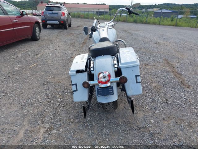 2011 HARLEY-DAVIDSON FLHR 1HD1FB411BB628530 Photo 2