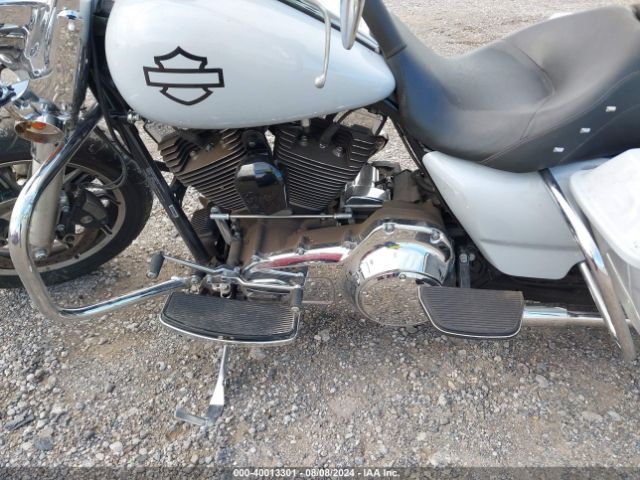 2011 HARLEY-DAVIDSON FLHR 1HD1FB411BB628530 Photo 8