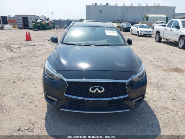 SJKCH5CP3JA054543 Infiniti Qx30 Premium