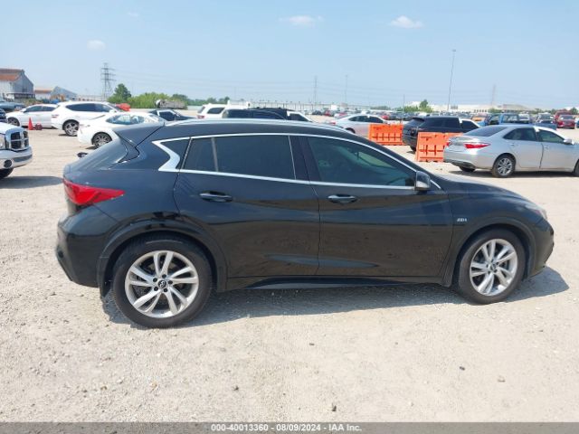 SJKCH5CP3JA054543 Infiniti Qx30 Premium