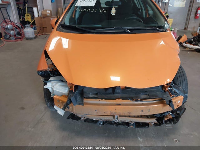 Toyota Prius C Two 2015 JTDKDTB37F1087033 Image 12
