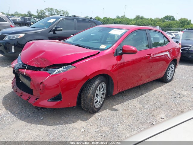 Toyota COROLLA LE 2018 2T1BURHE9JC024256 Image 2
