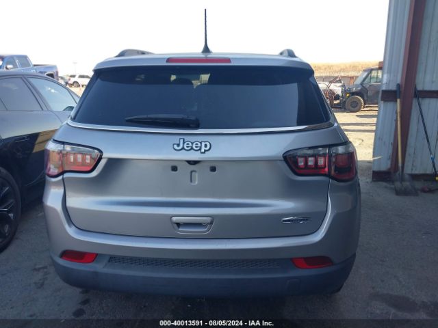 3C4NJCBB3JT487525 Jeep Compass Sun And Wheel Fwd