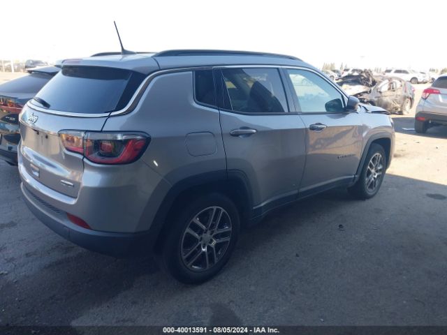 3C4NJCBB3JT487525 Jeep Compass Sun And Wheel Fwd