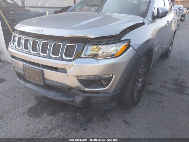 3C4NJCBB3JT487525 Jeep Compass Sun And Wheel Fwd