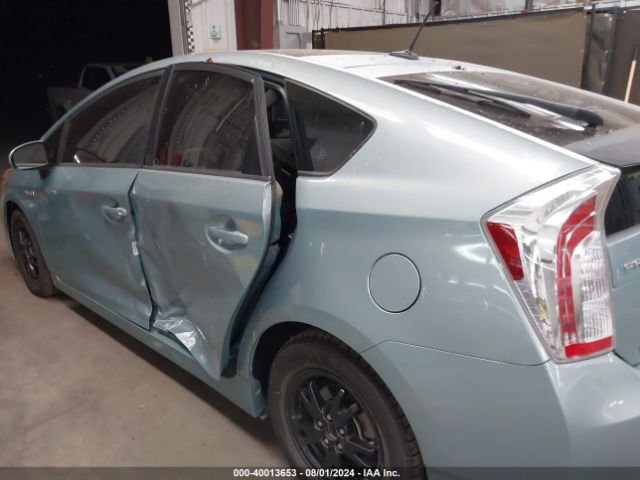 JTDKN3DU9F1890543 Toyota Prius Four