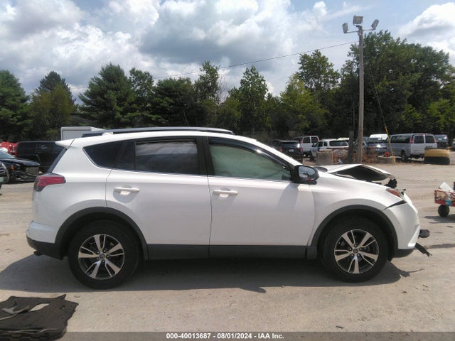 Toyota Rav4 Xle 2018 JTMWFREV8JJ726959 Image 14
