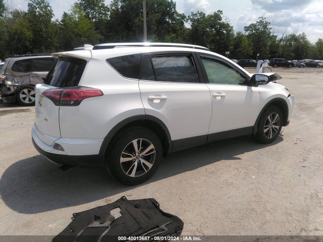 Toyota Rav4 Xle 2018 JTMWFREV8JJ726959 Image 4