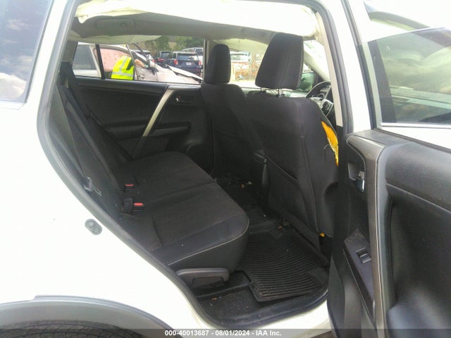 Toyota Rav4 Xle 2018 JTMWFREV8JJ726959 Image 8
