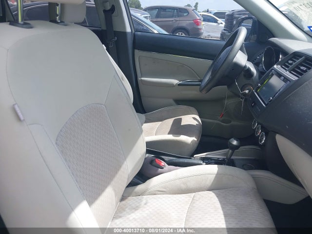 2018 MITSUBISHI OUTLANDER SPORT JA4AP3AUXJZ027443 Photo 4