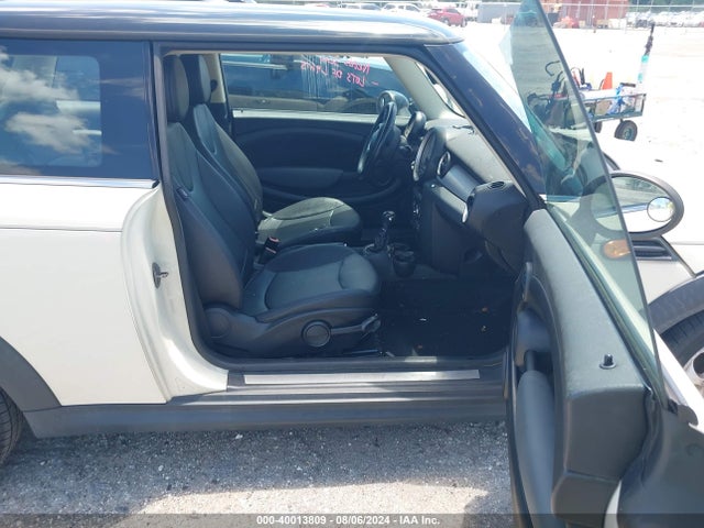 2012 MINI COOPER WMWSU3C59CT255879 Photo 4