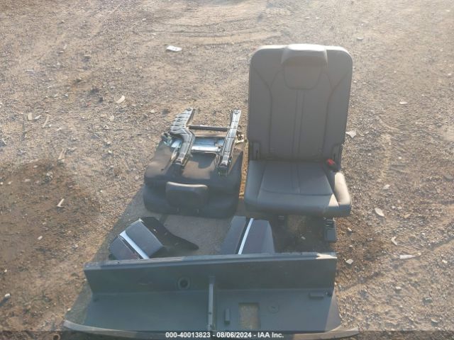 5XYRKDLF3PG174223 KIA SORENTO SX