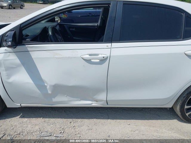 Toyota COROLLA SE 2018 5YFBURHE3JP834921 Image 14