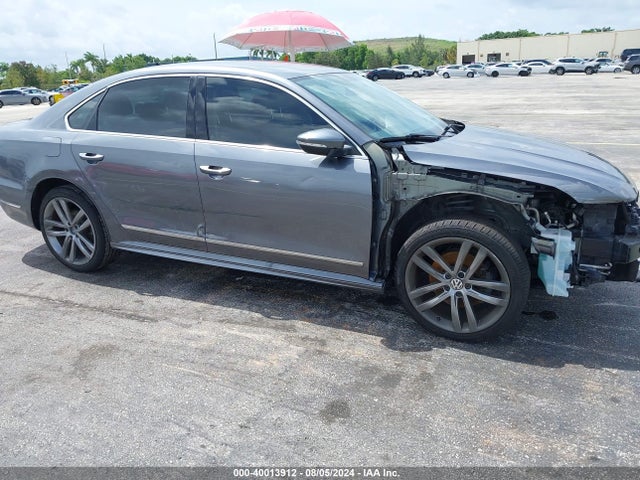 1VWDT7A32HC076272 Volkswagen Passat 1.8t R-line