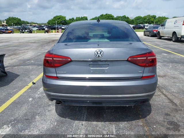 1VWDT7A32HC076272 Volkswagen Passat 1.8t R-line