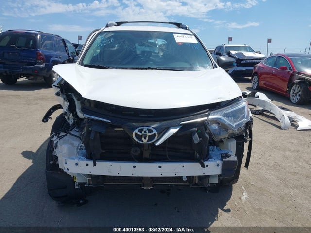 Toyota RAV4 LE 2016 JTMZFREV4GJ100539 Image 13