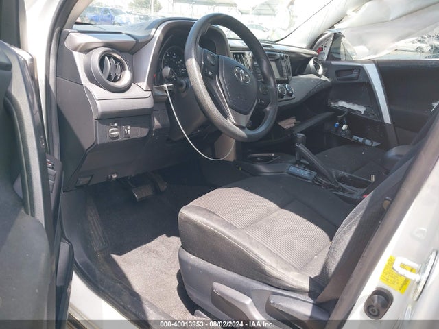 Toyota RAV4 LE 2016 JTMZFREV4GJ100539 Image 5
