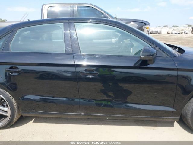WAUAUGFF9KA083886 Audi A3 40 Premium/40 Titanium Premium