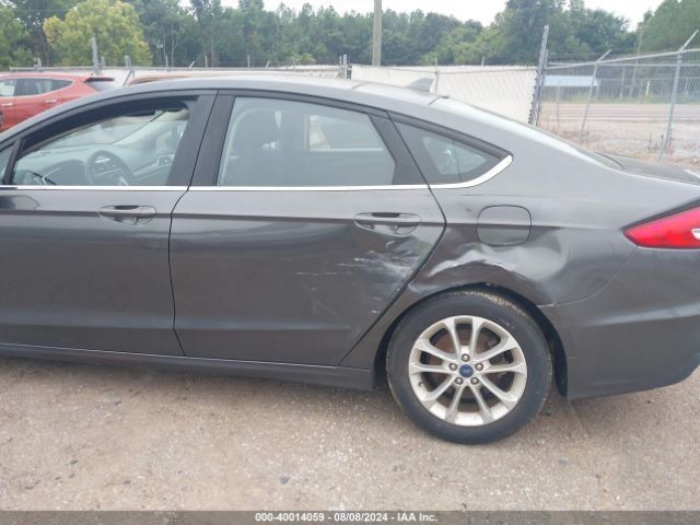 3FA6P0HD2KR229401 Ford FUSION SE