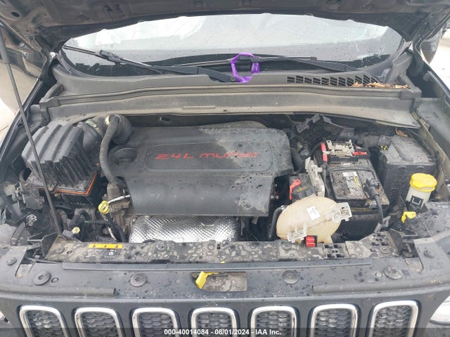 ZACCJBBTXGPE28353 Jeep Renegade Latitude