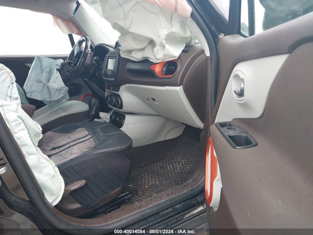 ZACCJBBTXGPE28353 Jeep Renegade Latitude
