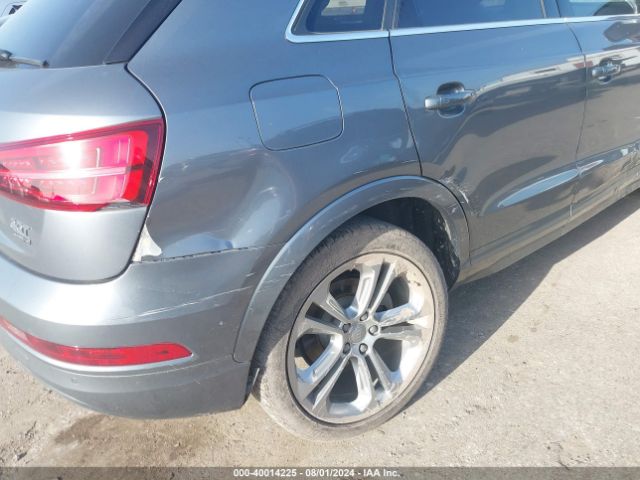WA1JCCFS3HR012392 Audi Q3 2.0t Premium