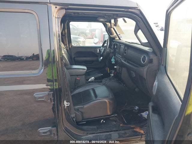 1C4HJXEG3JW101028 Jeep Wrangler Unlimited Sahara 4x4