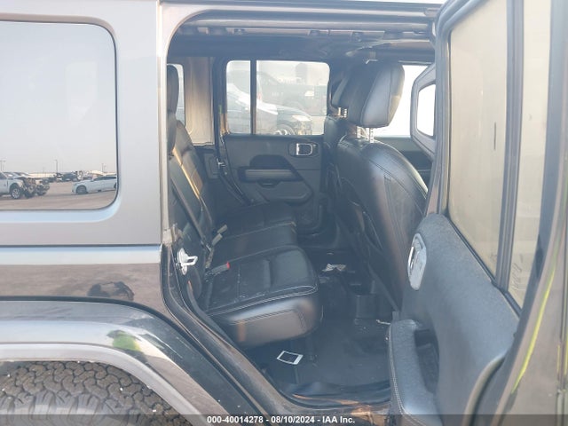 1C4HJXEG3JW101028 Jeep Wrangler Unlimited Sahara 4x4
