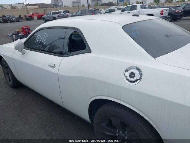 2C3CDZAGXFH706709 Dodge Challenger Sxt
