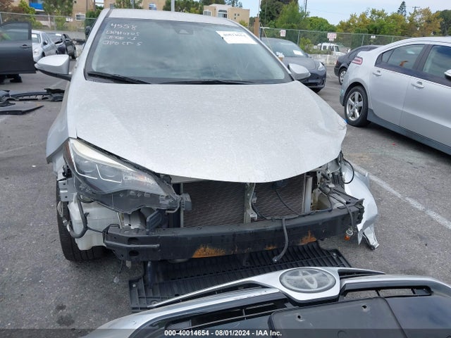 Toyota COROLLA SE 2018 5YFBURHE9JP742812 Image 13