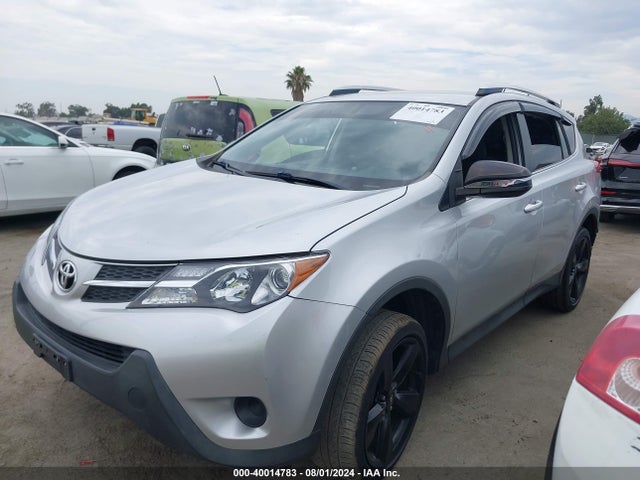 Toyota RAV4 LE 2015 JTMZFREV4FD049086 Image 2