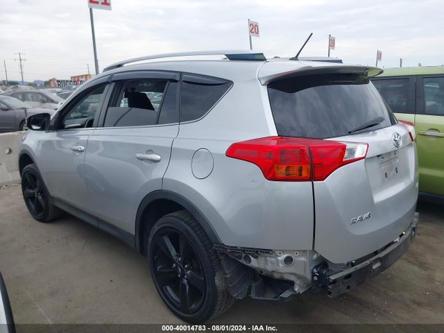 Toyota RAV4 LE 2015 JTMZFREV4FD049086 Image 3