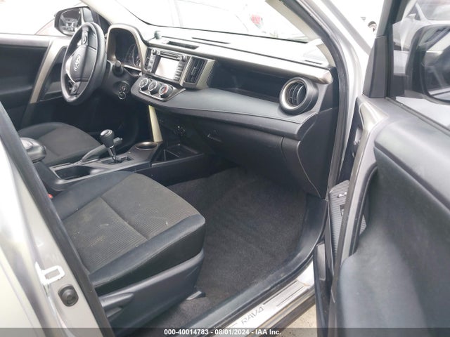 Toyota RAV4 LE 2015 JTMZFREV4FD049086 Image 5