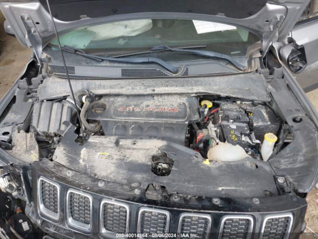 3C4NJDBB2JT135879 Jeep Compass Latitude 4x4