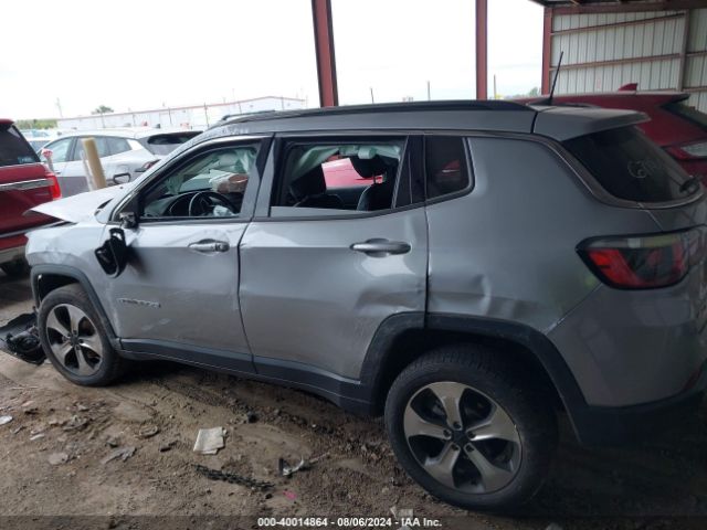 3C4NJDBB2JT135879 Jeep Compass Latitude 4x4