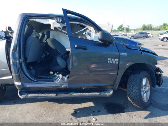 1C6RR7FT4JS184816 RAM 1500 Express Quad Cab 4x4 6'4 Box